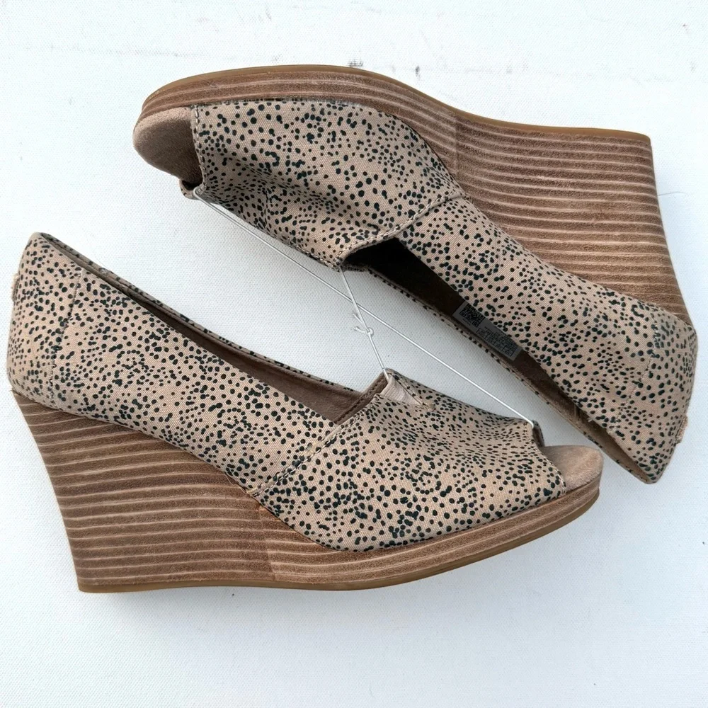 Toms Womens Shoes Tan Black Michelle Wedge Canvas Tiny Cheetah Print Size 9